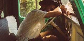 9 Mistakes You Really Need To Stop Making To Be Successful! Man regretting his mistakes