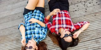 12 Memes That Define You And Your Best Friend Two girls smiling