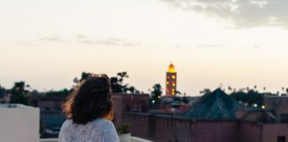 3 Easy Ways To Stop Overthinking Right Now Woman gazing at the sky