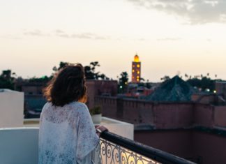 3 Easy Ways To Stop Overthinking Right Now Woman gazing at the sky