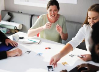 4 Easy Ways to Get Noticed in Office!