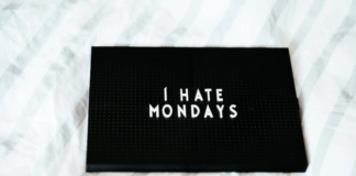 Here’s How To Stay Positive At A Job You Don’t Like! How to stay positive, happiness at work