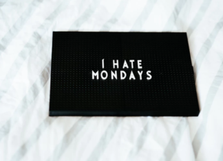 Here’s How To Stay Positive At A Job You Don’t Like! How to stay positive, happiness at work