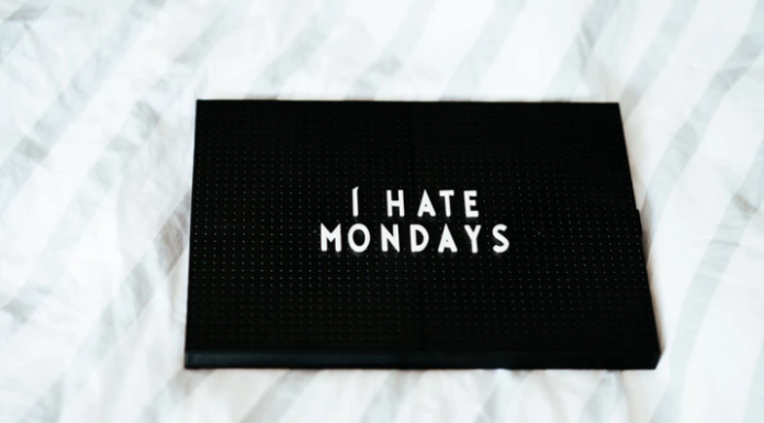 Here’s How To Stay Positive At A Job You Don’t Like! How to stay positive, happiness at work