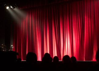 Stand Up Comedy India 101 – All You Need To Know About This Emerging Career! Stand up comedy india, Indian comedian, entertain